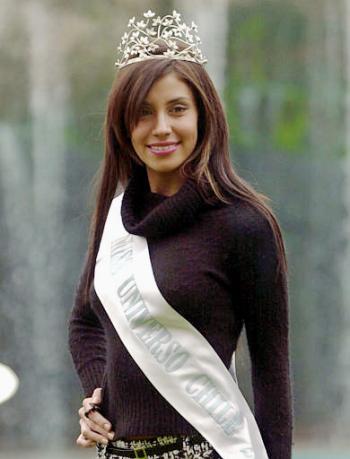 Miss Chile, Gabriela Barros visitó los jardines de la ciudad. El municipio se ha empeñado en embellecer la ciudad, sobre todo los lugares por donde se tiene previsto circulen los autos que llevan a las candidatas