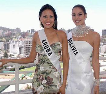 Zizi Lee, representante de Aruba fue captada junto a Gabriela Oviedo Serrate, representante de  Bolivia