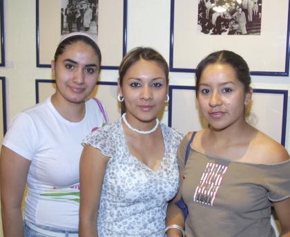 Brenda Martínez, Judith Urbina y Gabriela Varela.