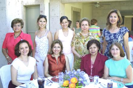 Alicia de Martínez, Bertha Valdez, Martha Ávalos, Mary Carmen Ramírez, Mónica de Pérez, Alma Manjarrez, Coco G. de Hernández, Coco Rentería y Martha de Fahur