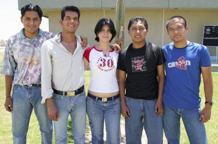 Jasid Arrieta, Gerardo Guerrero, Dulce Luna, Javier Olguín y Omar Rosas