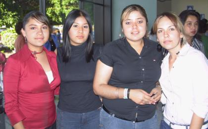 Shaila Rodríguez, Vicky García, Pamela López y Angélica Martínez, captadas recientemente. .