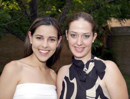 Mónica Martínez y Claudia Mendiola.