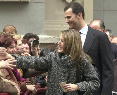 Los novios supervisaron los últimos detalles en el Palacio Real, desde donde saldrán hacia la catedral, junto a sus padres y los invitados ilustres.