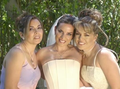 Paty con sus hermanas Elsa María Acosta de Lozano y Ana Gabriela Acosta Rodríguez.