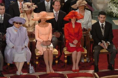 La abuela materna de doña Leticia; y sus hermanas, Telma Ortiz, Érika Ortiz, y su marido, Antonio Vigo, (de izda.a der)  fueron captados en un momento de la ceremonia.