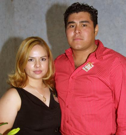 Arcelia Castillo Silveyra y Arturo Ortiz Campo, en pasado festejo social.