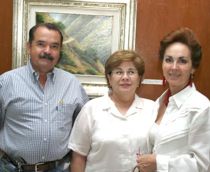 Francisco Porragas, Yolanda de Porragas y Yeye Romo.