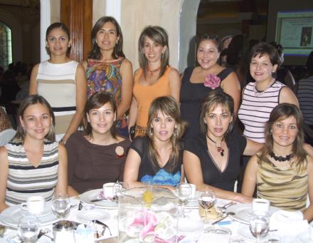 Liliana Tumoine de G., Ana Karla Tumoine de K., Caty Villarreal de V., Lourdes López de G., Brenda Artigas de G., Lucy López de M., Lizeth Safa de M,. Eva López de A., Gaby Quezada de D., y claudia Grijalva de V.