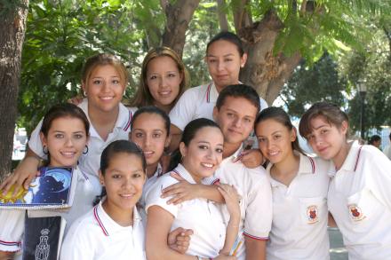 Elisa, Cecy, sandra, Pamela, Elena, Gaby, Érika, Sergio, Karla y Astrid.