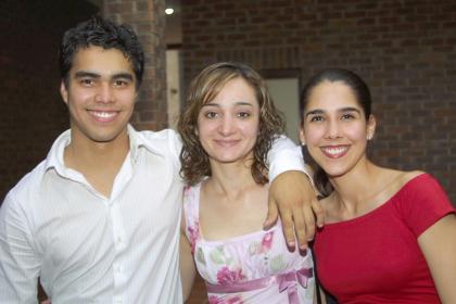 César Martínez, Alejandra Solís y Nidia Chapa.