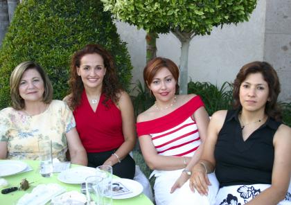 María del Carmen Vázquez, Rebeca Castro, Rosa Berlanga de G. y Ofelia R. de Maldonado.