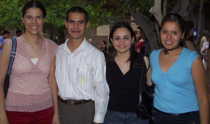 Verónica Santos, Jorge Samaniego, Michell Monsiváis y Verónica García.