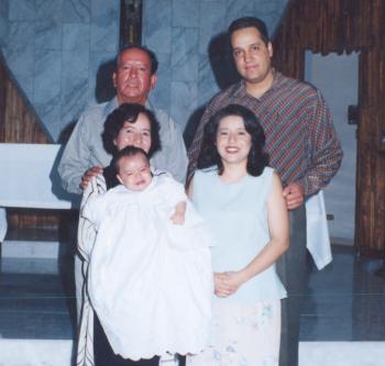 Niño Janathan Rosales Ucán recibió las aguas bautismales en la parroquia del Santo Cristo el 15 de mayo de 2004