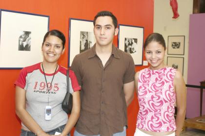  09 de Junio   
Francisco Javier Rodríguez, Liliana Burciaga Díaz y Érika Flores Cobián, alumnos de la ULSA.