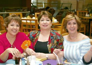 Mary Tere Borbolla, Mavisa Tumoine y Mary Carmen Borbolla.