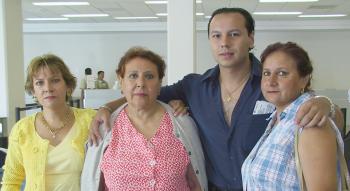  12 de Junio   
Lilia Siordia, Samia Pacheco, Alma de Pacheco y saúl Pacheco viajaron a Villahermosa.