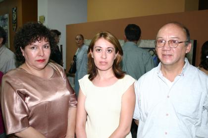 María de Jesús Moreno, Patricia Martínez, Salvador Miranda.