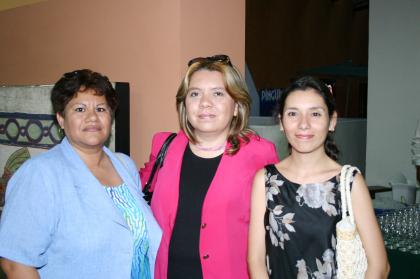 Mary Cholico, Adriana Galarza y Nancy Telléz.