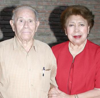 Sr. Porfirio Ramos Lafuente y Sra. Ofelia Rubio de Ramos.