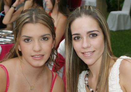 María Rosa Martínez y Kattia Villarreal.