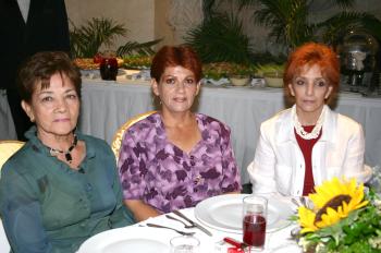  20 de Junio    

Vicky de Sierra, Argentina Sierra y Lilia de Sierra.