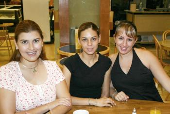 Gina Maturino, Ana Luisa Campillo y Nora de la Torre.