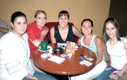 Magda Bernal, Carmen María Santibáñez, Brenda de Haro, Cecilia de Reyes y Margarita Chiffer