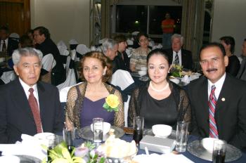 Antonio Lee Cháirez, Karina Chibli de Lee, PErlita Lee de Pérez y Antonio Pérez Vázquez.