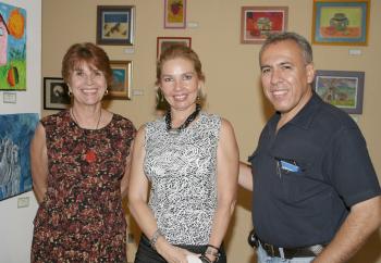 Carmen de Alba, Gabriela Cazale de Alonso y Enrique Alonso.