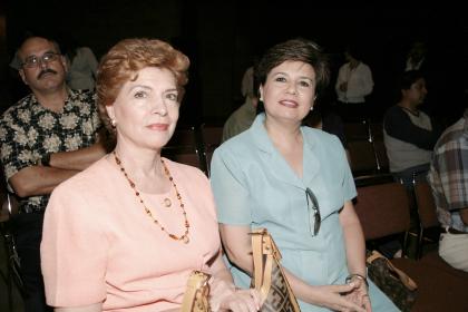 Magdalena Moreno y Patricia de Puente.