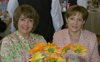 Teresa García de Herrera y Norma de Garza..jpg