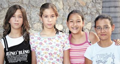 Mónica Arreola, Lorena Arreola, Luisa Estrada y Yolis Goray.