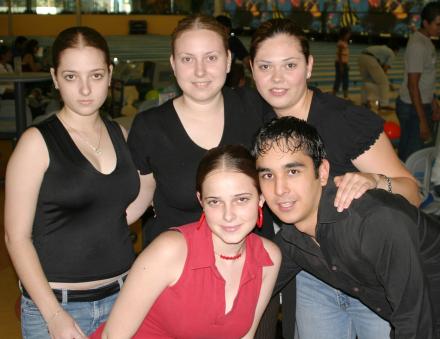 Elena, Sofía y Carolina Villarreal, Sofía Arriola y Agustín Nava.