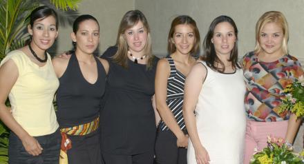 Valeria Muñoz de García disfrutó de una fiesta de canastilla que le ofrecieron en honor del bebé que espera, sus amigas Susy Barrera, Leticia López, Marla Adriana de Juárez y Marisol de Padilla.