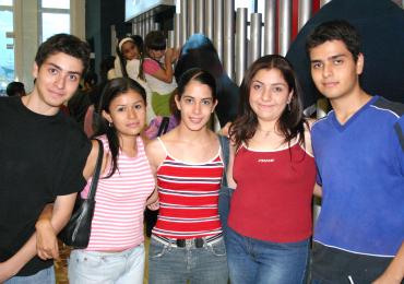 Mario Gerardo González Mora, MElina Ortíz, Sofía Soto, Mariana González y Jorge González