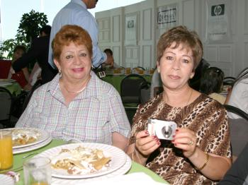 María Socorro Barajas y Gloria Rosales