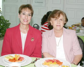 Patricia Tueme y Magdalena Dingler