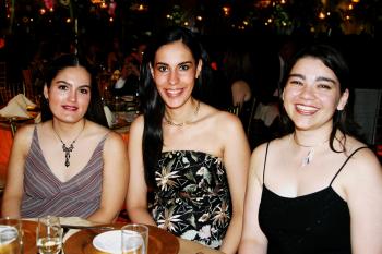 Bessie Fabián, Marcela Beltrán y Cristina del Río.