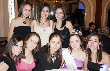 Érika Lozano, Sofía Quintanar, Ileana, Antrea Teele, Lili González, Daniela de la Fuente, Laura Valle y Mariana González.