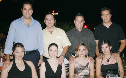 Fernando Serrano, Érika Loera, Enrique Orozco, Sandy de Orozco, Jorge Rivera, Estela de Rivera, Carlos Verástegui y Varenka de Verástegui.