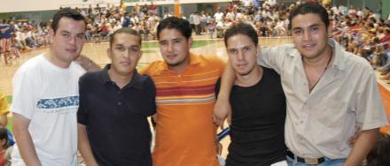 Carlos, César, Víctor, Jorge y Héctor.