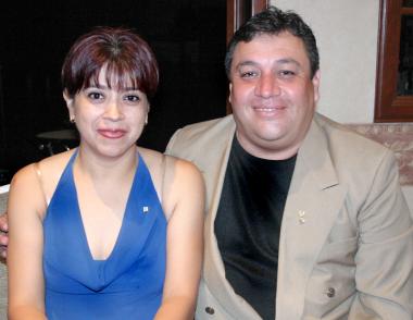 Angélica Flores de Gutiérrez y Antonio Gutiérrez.