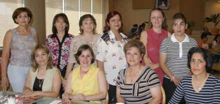 Lety Romero, Coco Ávila, Abby Álvarez, María Luisa Alcalde, Lourdes Duarte, Graciela González, Martha Campos, Tere Gómez, Dora Izquierdo y Teresita Alanís.