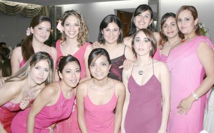 Julieta, Marcela, Yasmín, Mayela, Karla, Barbie, Lorena, Alejandra, Marcela, Cristina y Adriana, estuvieron presentes en la boda de Jorge y Cecilia.