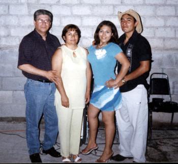  22 de julio
 Mónica Margarita Guerrero y Julio César Gómez Flores fueron festejados con una despedida de solteros, con motivo de su boda que se celebrará el sábado 24 de julio