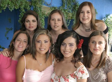 Daniela Rodríguez,, Paty Mitre, Lilia Sánchez, Valeria Valencia, Massiel Manzanera y Mary Vázquez, acompañaron a Sonia García Guzmán en su festejo.