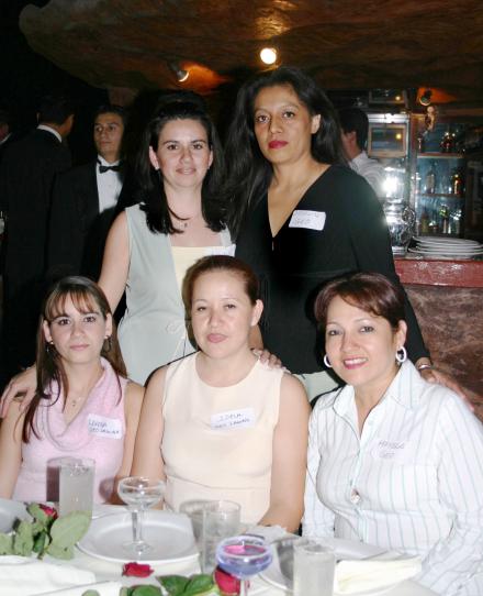 Claudia Lorena Boone, Lourdes Boone, Isela Delgado, Mayela Márquez y Diocelina Benítez.