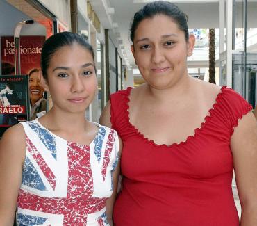 Génesis Orozco y Lilian Orozco.