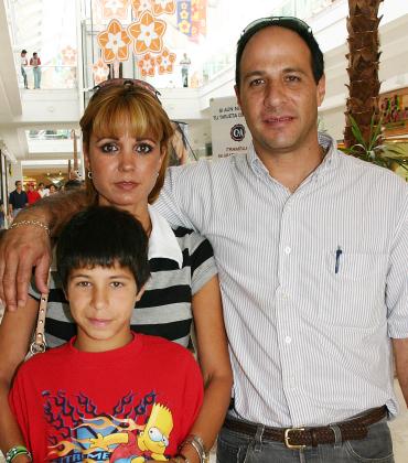 Gerardo Ramos, Malena de Ramos y Herson Ramos.